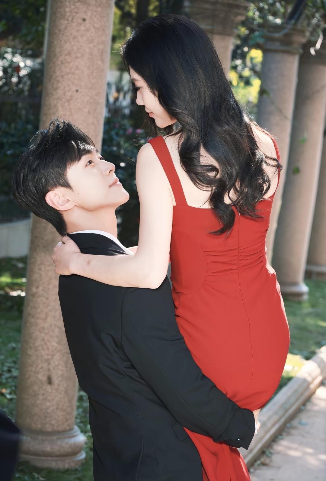 Chưởng Thượng Hồng Quần (Váy đỏ trong tầm tay): Lý Trác Dương và Mã Lạc Tiệp bắt cặp trong siêu phẩm ngôn tình trọng sinh mới