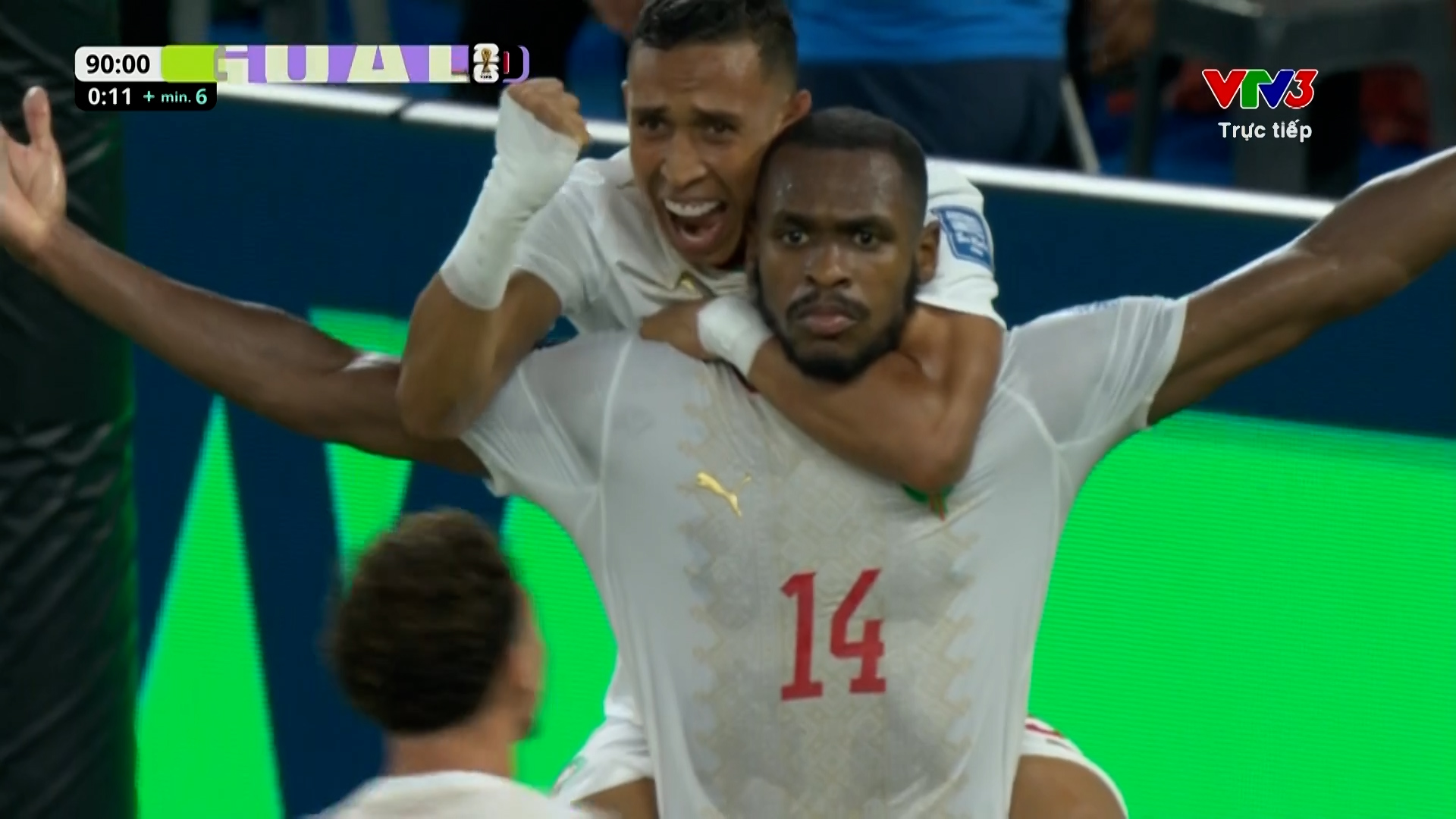 Diop bật cao đánh đầu gỡ hòa 1-1 cho Morocco