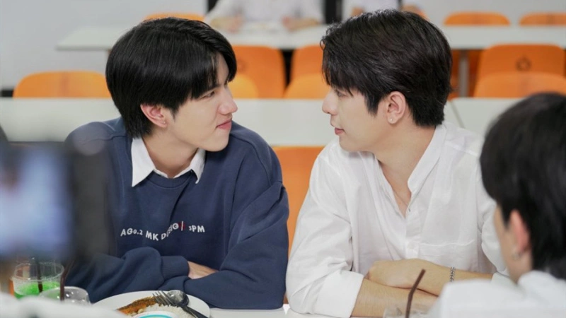 Phim Head 2 head (Ai nói tụi nó không ưa nhau) tập 2: Sự thù ghét nảy mầm lãng mạn