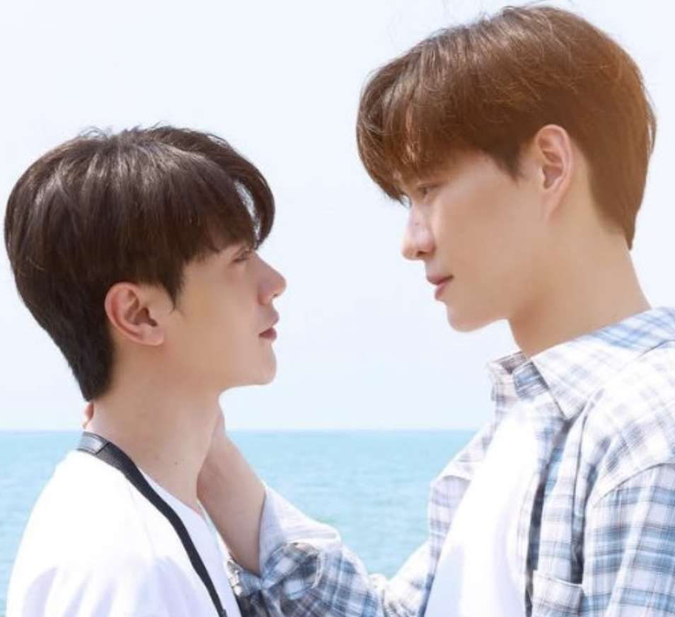 Beside the Sky (Bên cạnh bầu trời): Tình Yêu Chữa Lành Từ Ánh Sáng Hàng Xóm