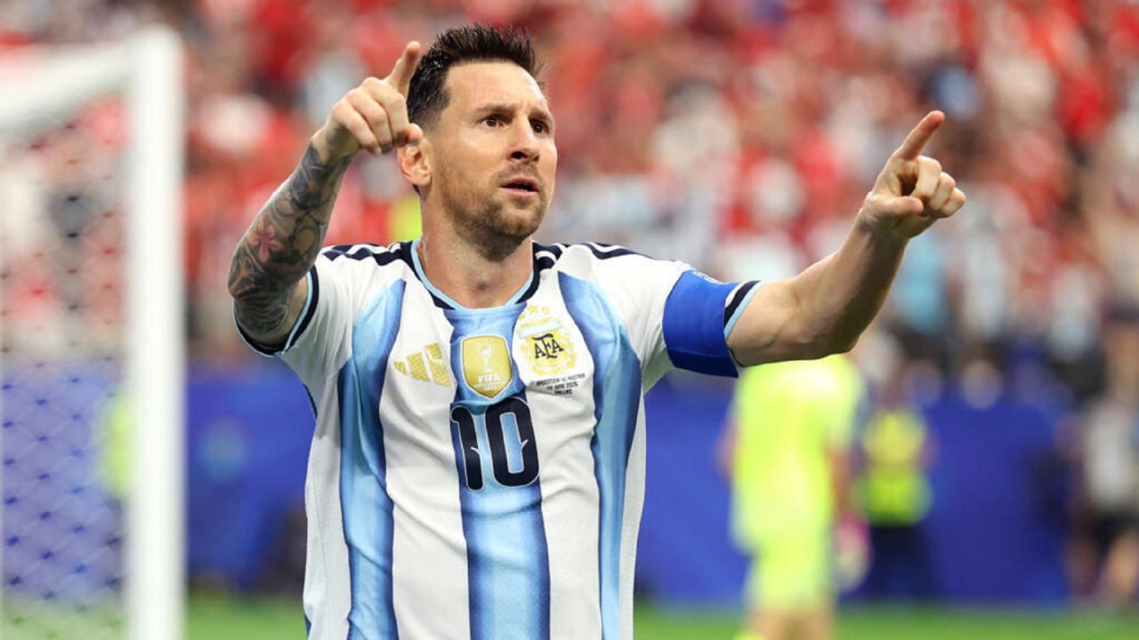Messi ấn định tỉ số cho Argentina
